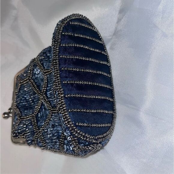 Elegant Blue Beaded Clutch - Picture 9 of 14